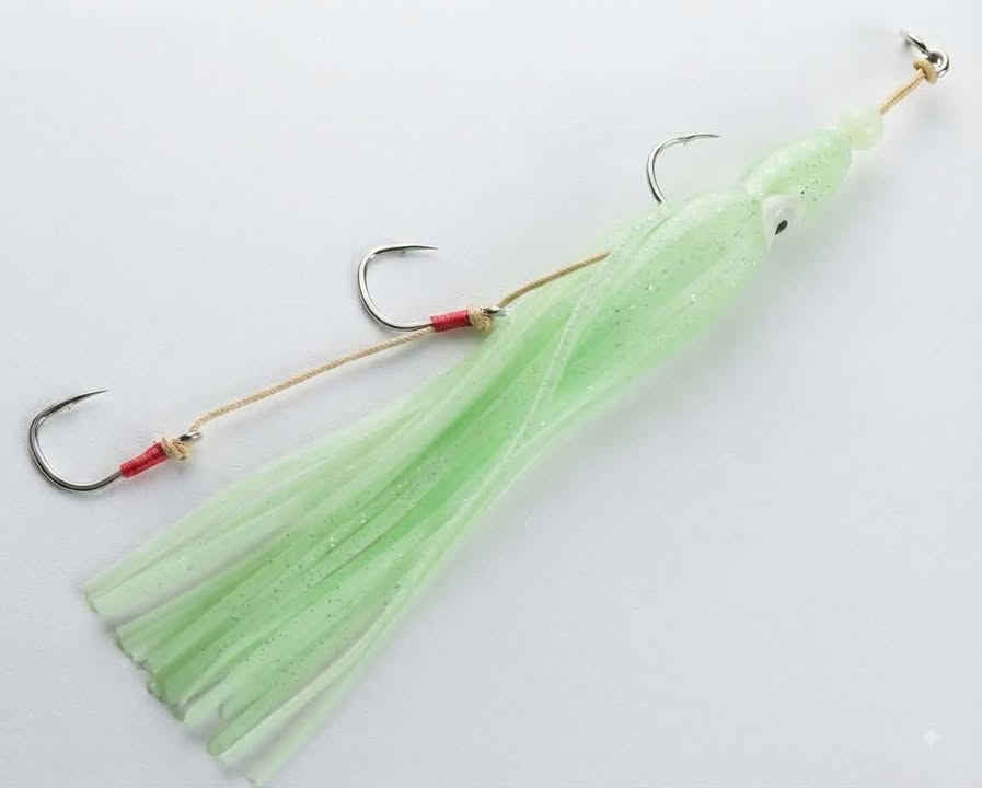 ASSISTE PIEUVRE TRIPLE HOOK 18CM PHOSPHORESCENT